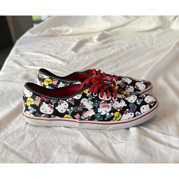 Vans Sneakers W/7.5 M/6 Black MultiColor Hello Kitty Athleisure Skate Life VGC - Picture 4 of 11